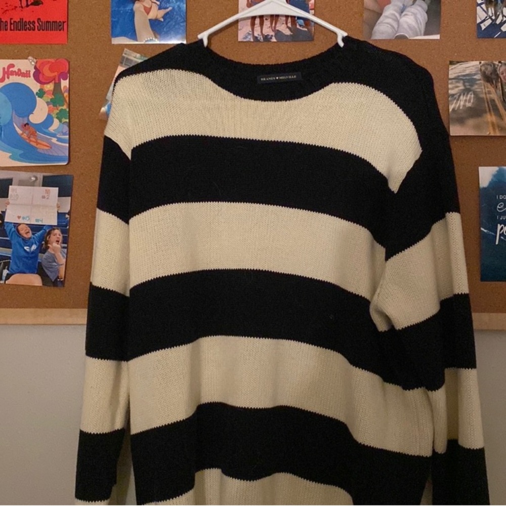 Brandy Melville Sweater!!